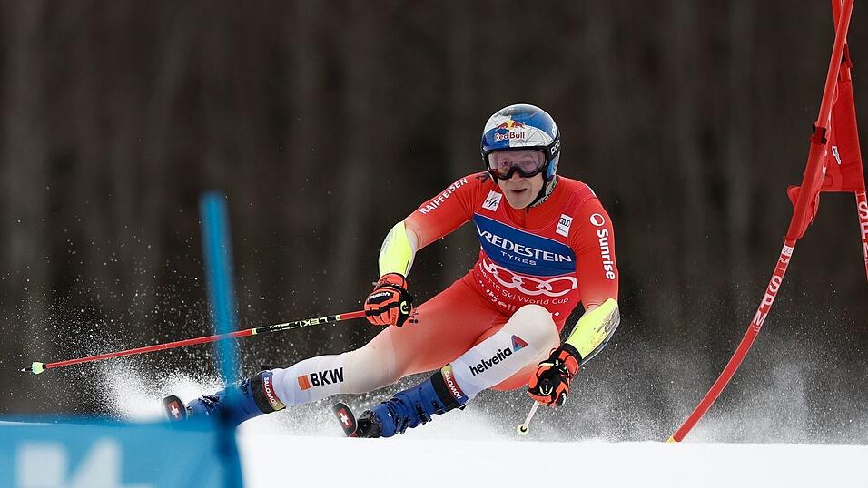 Marco Odermatt bleibt das Maß der Dinge im Gesamtweltcup.