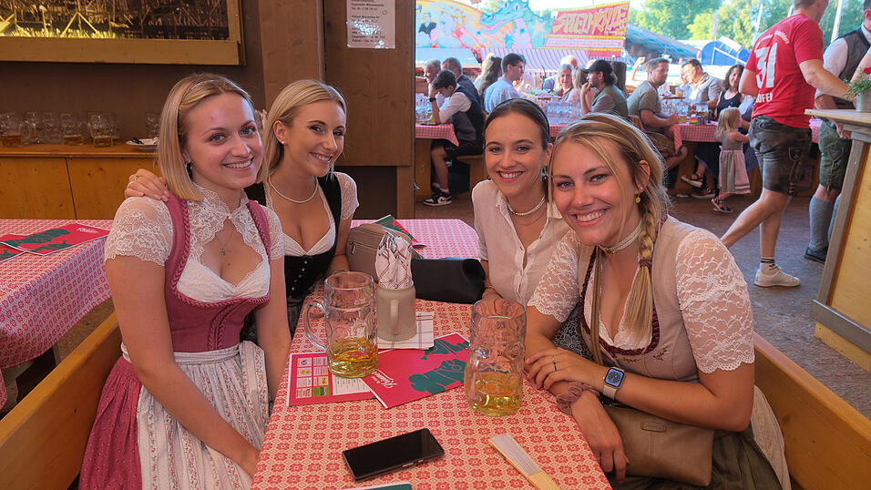 Die Partybilder vom Mittwoch, 16. August 2023, aus dem Festzelt Krönner. Die Partybilder vom Mittwoch, 16. August 2023, aus dem Festzelt Krönner.