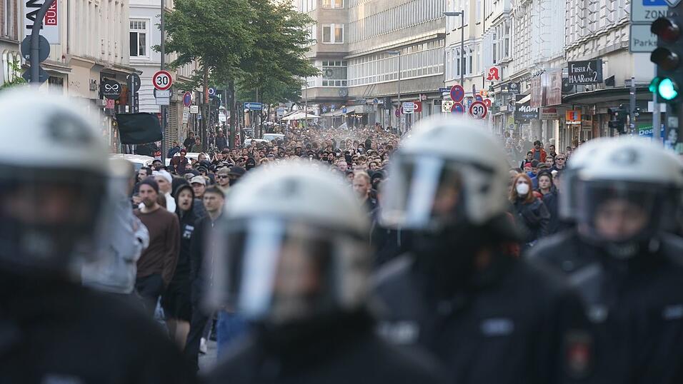 Das Urteil gegen Lina E. hatte in der linksradikalen Szene heftige Proteste ausgel&ouml;st. (Archivbild)