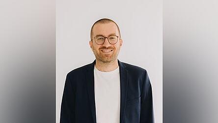 Professor Simon Bein forscht an der Uni Regensburgs am Lehrstuhl Vergleichende Politikwissenschaft.