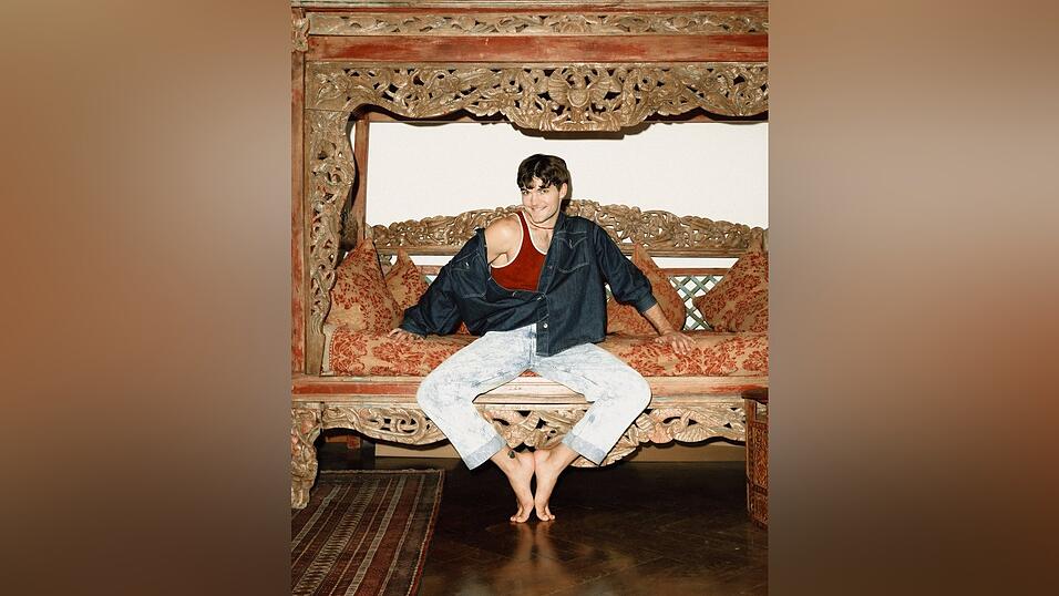 Der 25-jährige Jack Beckett macht unter dem Künstlernamen Jahly Musik. Bald ist er auch in der Realityshow „Maison Tabou“ zu sehen. Der 25-jährige Jack Beckett macht unter dem Künstlernamen Jahly Musik. Bald ist er auch in der Realityshow „Maison Tabou“ zu sehen.