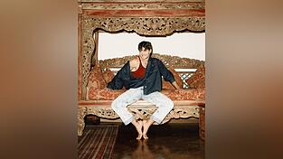 Der 25-jährige Jack Beckett macht unter dem Künstlernamen Jahly Musik. Bald ist er auch in der Realityshow „Maison Tabou“ zu sehen. Der 25-jährige Jack Beckett macht unter dem Künstlernamen Jahly Musik. Bald ist er auch in der Realityshow „Maison Tabou“ zu sehen.