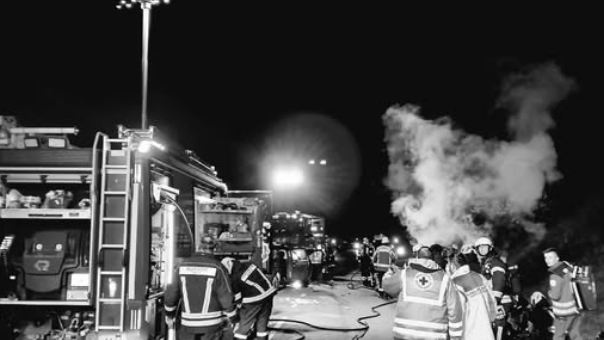 Einen emotionalen Beitrag zum Unfall teilte die Feuerwehr Patersdorf auf den sozialen Medien.