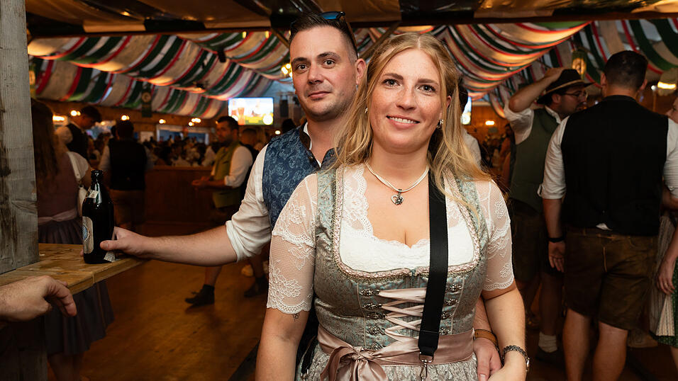Die Partybilder vom Mittwoch, 14. August 2024, aus dem Festzelt Weckmann. Die Partybilder vom Mittwoch, 14. August 2024, aus dem Festzelt Weckmann.