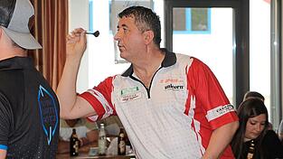 Dart-Profi und Champions League Sieger Mensur Suljovic, genannt Mensur, The Gentle.