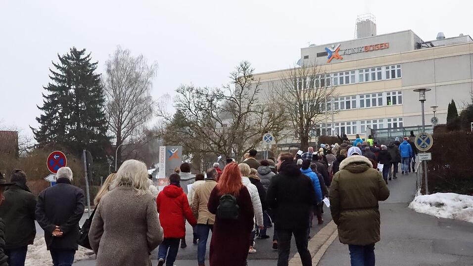 Im Frühjahr war für den Erhalt des Klinikums in Bogen demonstriert worden. Im Frühjahr war für den Erhalt des Klinikums in Bogen demonstriert worden.