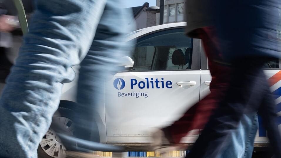 In Antwerpen wurde ein sechsj&auml;hriger Junge beim &Uuml;berqueren eines Zebrastreifens von einem Polizeiwagen erfasst. (Archivbild)