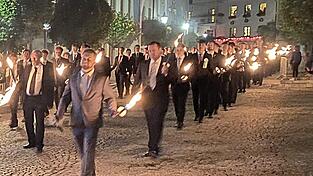 Am Pfingstsonntag f&uuml;hrt der Fackelzug wieder durch die Stra&szlig;en der Stadt.