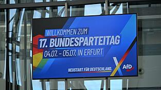 Die AfD trifft sich in der Messe Erfurt. Die AfD trifft sich in der Messe Erfurt.