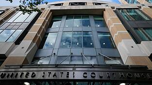 Der Prozess begann im kalifornischen Oakland.