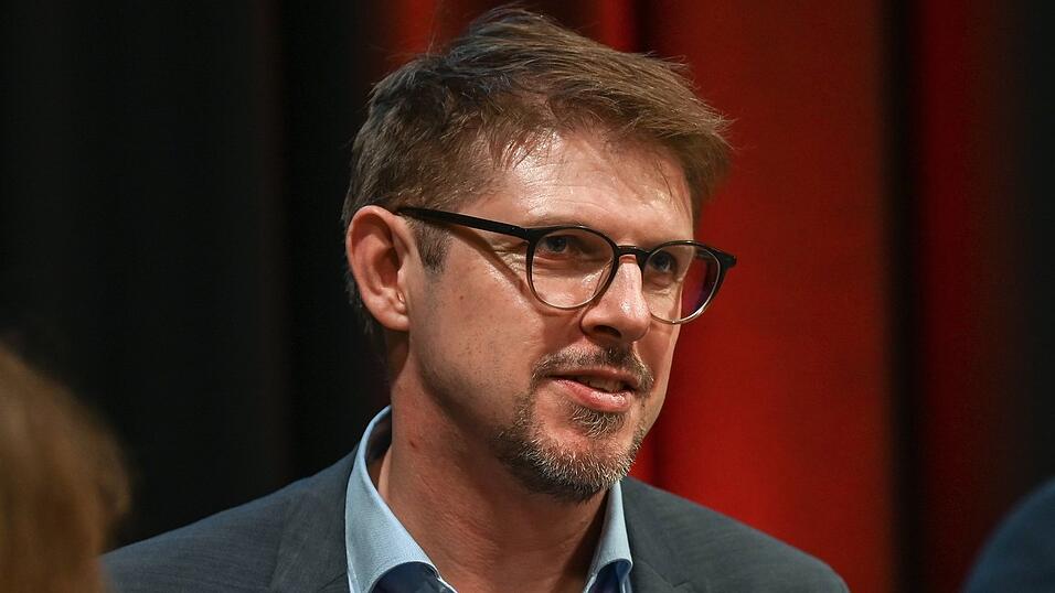 Die vier Tatverdächtigen um den brutalen Angriff auf Matthias Ecke sind zwischen 17 und 18 Jahre alt.