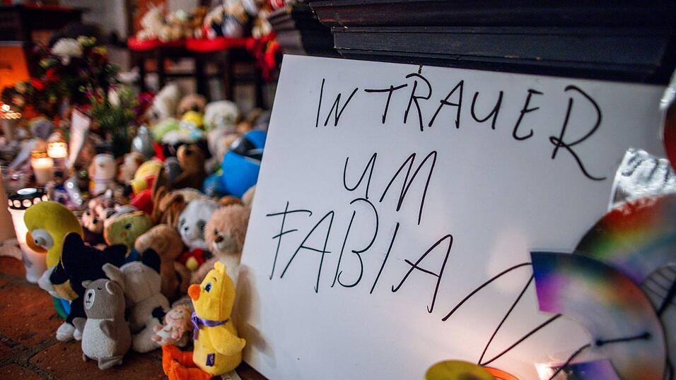 Nach dem gewaltsamen Tod des achtjährigen Fabian aus Güstrow war die Bestürzung weit über Mecklenburg-Vorpommern hinaus groß. (Symbolbild) Nach dem gewaltsamen Tod des achtjährigen Fabian aus Güstrow war die Bestürzung weit über Mecklenburg-Vorpommern hinaus groß. (Symbolbild)
