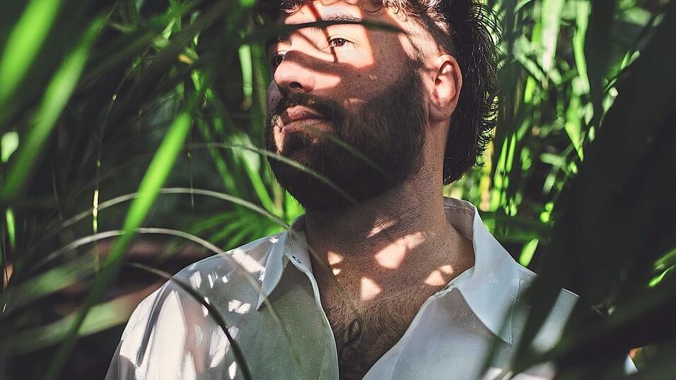 S&auml;nger Nuel bei 31 Grad im Dschungel.