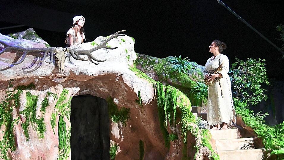 Das Musicals „Urrgh - Brunftschreie im Neolithikum“ geht in die letzte Verlängerung. Das Musicals „Urrgh - Brunftschreie im Neolithikum“ geht in die letzte Verlängerung.