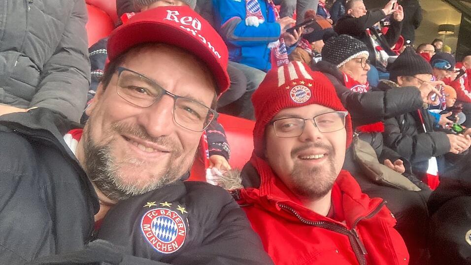 Leidenschaftliche Bayern-Fans: Papa Josef Goldbrunner und Wolfgang fahren gerne gemeinsam zu Spielen in die Allianz Arena. Leidenschaftliche Bayern-Fans: Papa Josef Goldbrunner und Wolfgang fahren gerne gemeinsam zu Spielen in die Allianz Arena.