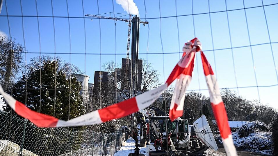 Der Brandanschlag auf die Stromversorgung in Berlin mitten im Winter hat gezeigt, welche Auswirkungen Angriffe auf die Infrastruktur haben k&ouml;nnen. (Symbolbild)