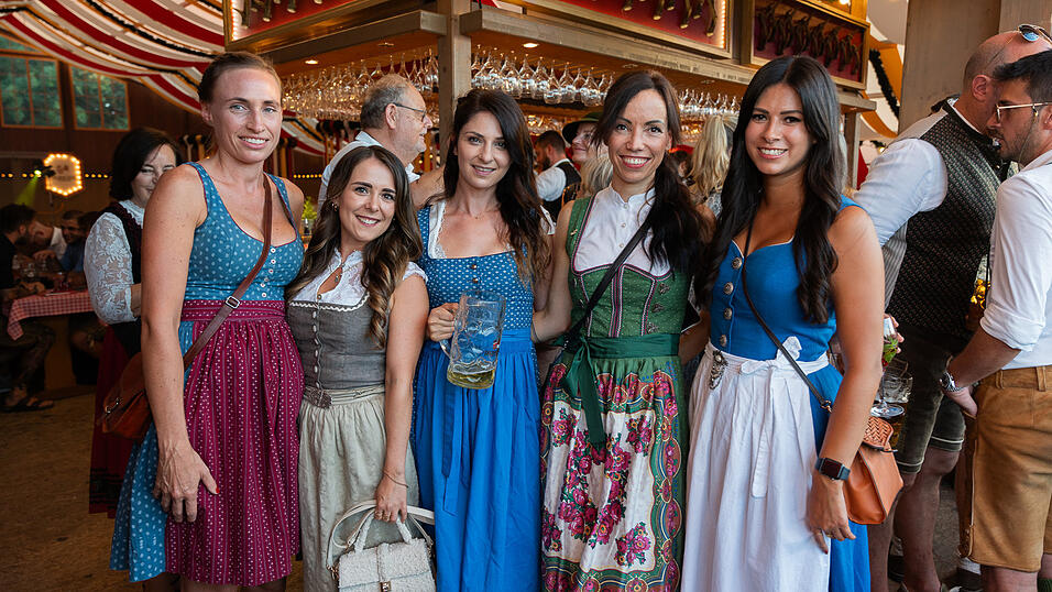 Die Partybilder vom Samstag, 19. August 2023, aus dem Festzelt Krönner. Die Partybilder vom Samstag, 19. August 2023, aus dem Festzelt Krönner.