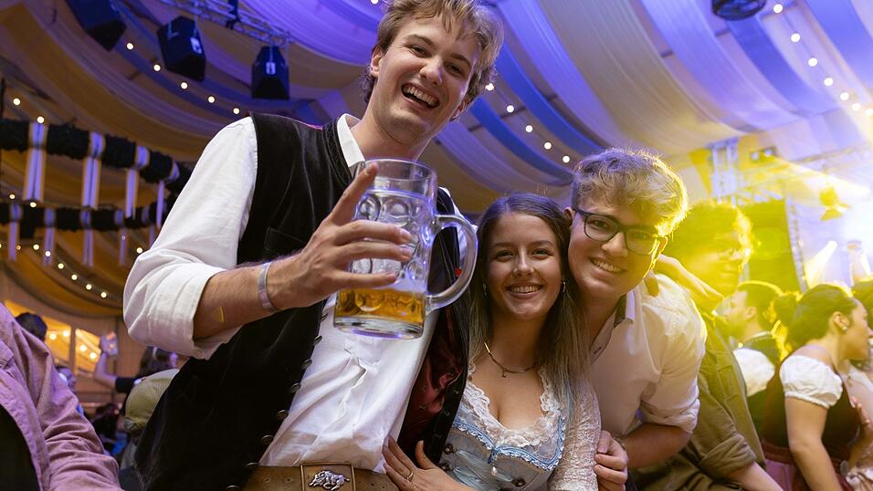 Die Partybilder vom Samstag, 8. August, aus dem Festzelt Reisinger. Die Partybilder vom Samstag, 8. August, aus dem Festzelt Reisinger.