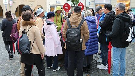 Eine Reisegruppe bei der Stadtf&uuml;hrung.