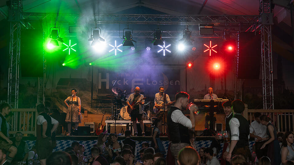 Die Partybilder vom Freitag, 18. August 2023, aus dem Festzelt Reisinger. Die Partybilder vom Freitag, 18. August 2023, aus dem Festzelt Reisinger.