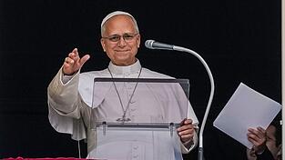 Der Papst ist nach seiner Krebs-OP zur&uuml;ck im Vatikan und sprach das sonnt&auml;gliche Angelus-Gebet.