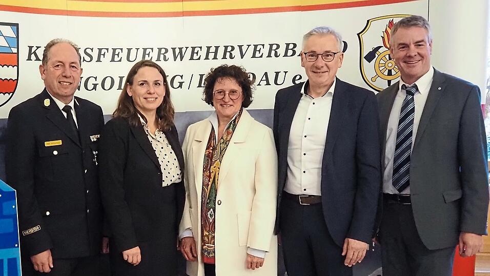 Die Grußwortredner der Versammlung. Die Grußwortredner der Versammlung.
