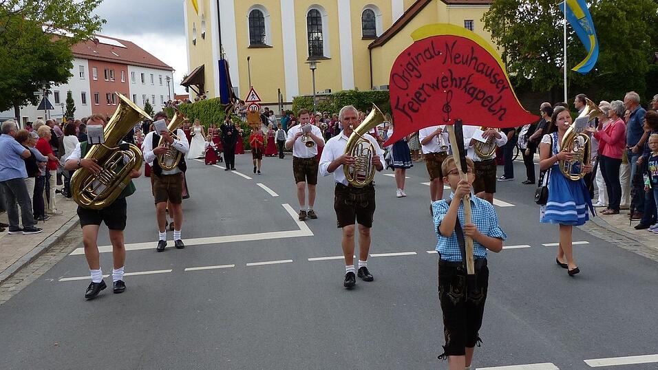 Nicht Altneihauser, sondern 'Original Neuhauser Feierwehrkapelln' von der FFW Neuhaus.