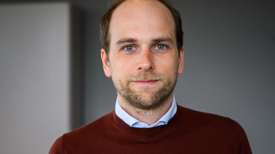 Raoul Roßmann nimmt den Konkurrenten dm im AfD-Streit in Schutz.