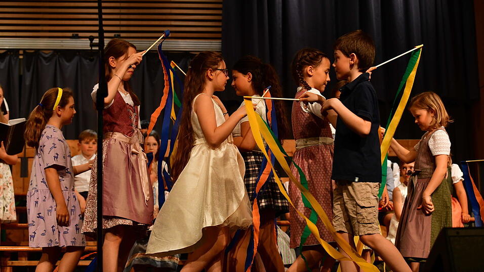 Nicht nur Gesang, auch Tanzeinlagen hatten die Kinder einstudiert.