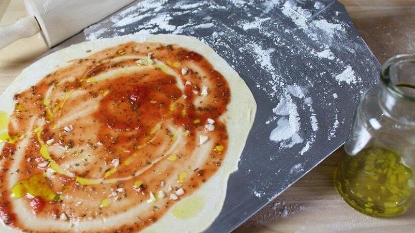 Der Pizzaheber - ein sinnvolles Zubehör.