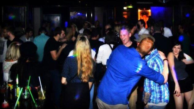 Auch in der Straubinger Diskothek Onyx wurde am Wochenende wild gefeiert. Auch in der Straubinger Diskothek Onyx wurde am Wochenende wild gefeiert.
