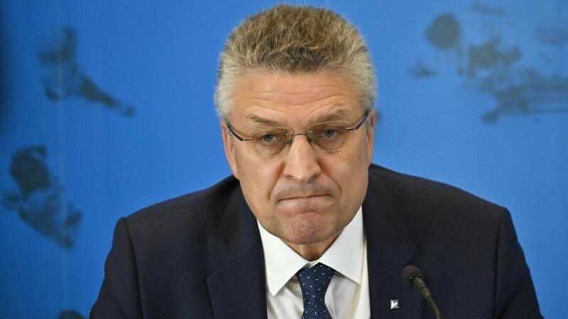 Lothar Wieler, Leiter des deutschen Robert-Koch-Instituts (RKI), h&auml;lt eine Abriegelung von Corona-Hotspots nicht mehr aus.