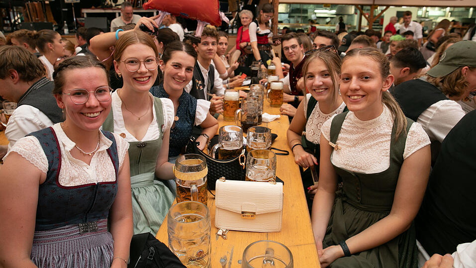 Die Partybilder vom Donnerstag, 14. August, aus dem Festzelt Nothaft. Die Partybilder vom Donnerstag, 14. August, aus dem Festzelt Nothaft.