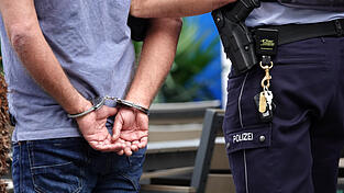 Der 34-jährige Verdächtige ist am Dienstag festgenommen worden. (Symbolfoto) Der 34-jährige Verdächtige ist am Dienstag festgenommen worden. (Symbolfoto)