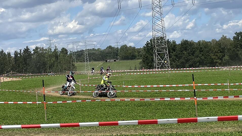 So lief das Mofarennen der Motorradfreunde Adlkofen: So lief das Mofarennen der Motorradfreunde Adlkofen:
