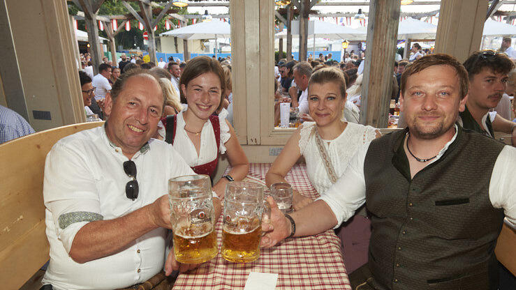 Die Partybilder vom Freitag, 15. August, aus dem Festzelt Lechner. Die Partybilder vom Freitag, 15. August, aus dem Festzelt Lechner.