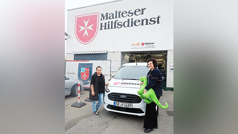 Verena Lange (l.) und Svetlana Ohl von der Tafel der Malteser.