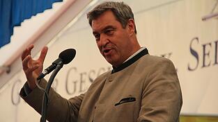 Markus S&ouml;der war bei seiner Ansprache im Festzelt in seinem Element.