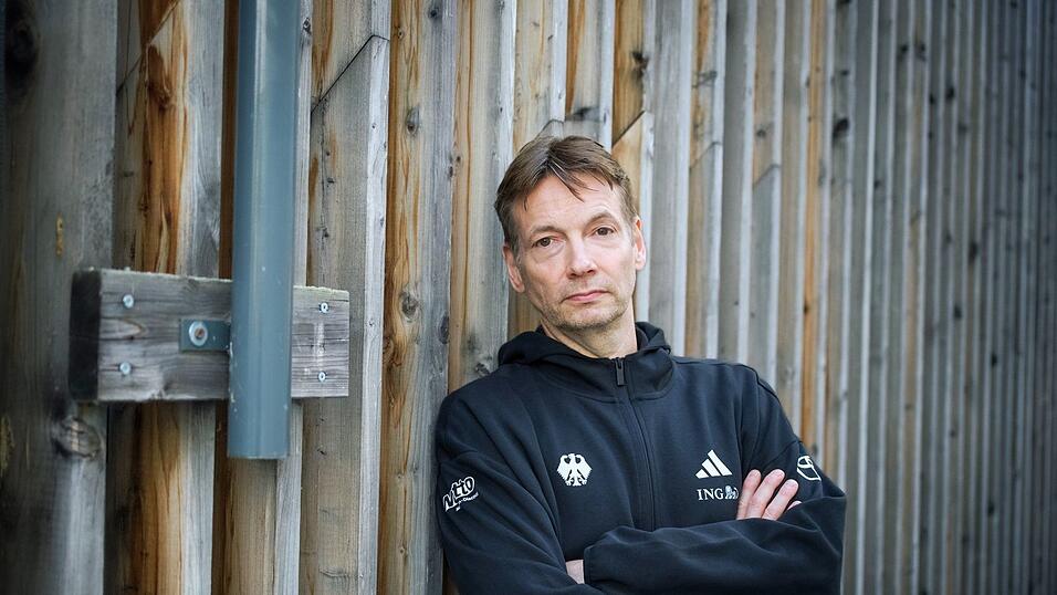 Bundestrainer Olaf Lange versucht vor dem WM-Start die Erwartungen zu d&auml;mpfen.