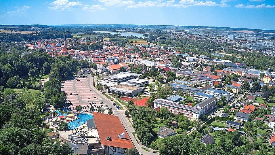 Nur wenige Kommunen in Deutschland 'leisten' sich noch Hebes&auml;tze unter 300 Prozent. Die Stadt Dingolfing geh&ouml;rt dazu.