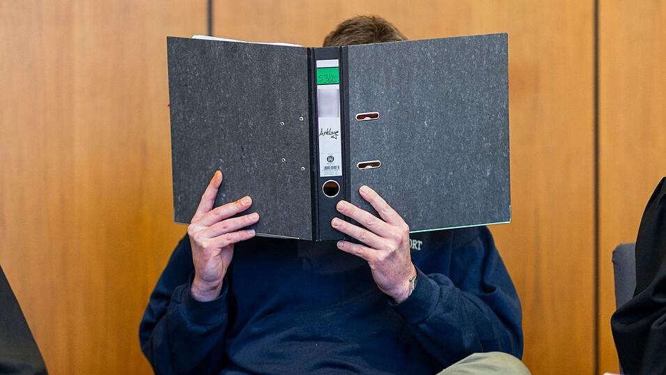 Erst Gift im Kaffee, dann 23 Schl&auml;ge mit einem Eisenrohr: Nach dem Tod seiner Ex-Lebensgef&auml;hrtin wird ein 41-J&auml;hriger zu 13 Jahren Gef&auml;ngnis verurteilt. (Archivbild)