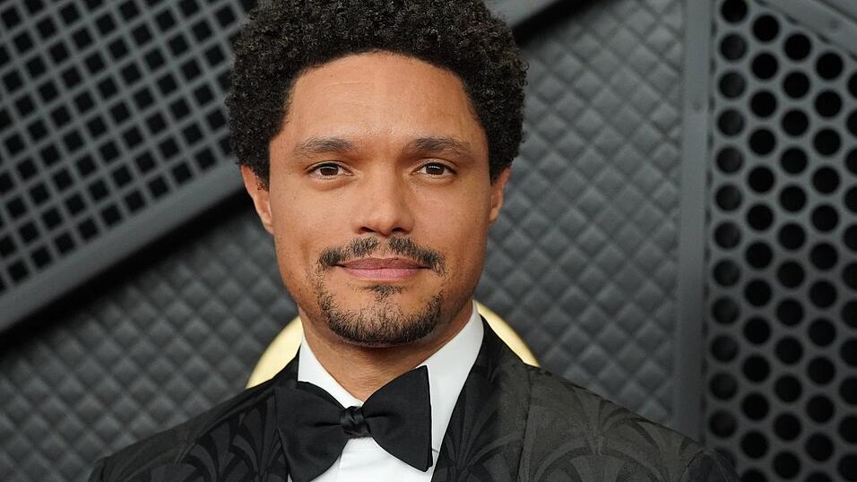 Trevor Noah moderiert zum sechsten und letzten Mal die Grammy-Verleihung. Trevor Noah moderiert zum sechsten und letzten Mal die Grammy-Verleihung.