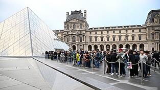 Der Louvre wurde nach dem Einbruch für Besucher geschlossen.