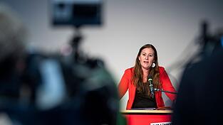 Janine Wissler hat eine umfassende Aufklärung des Sexismus-Verdachts angekündigt. Janine Wissler hat eine umfassende Aufklärung des Sexismus-Verdachts angekündigt.