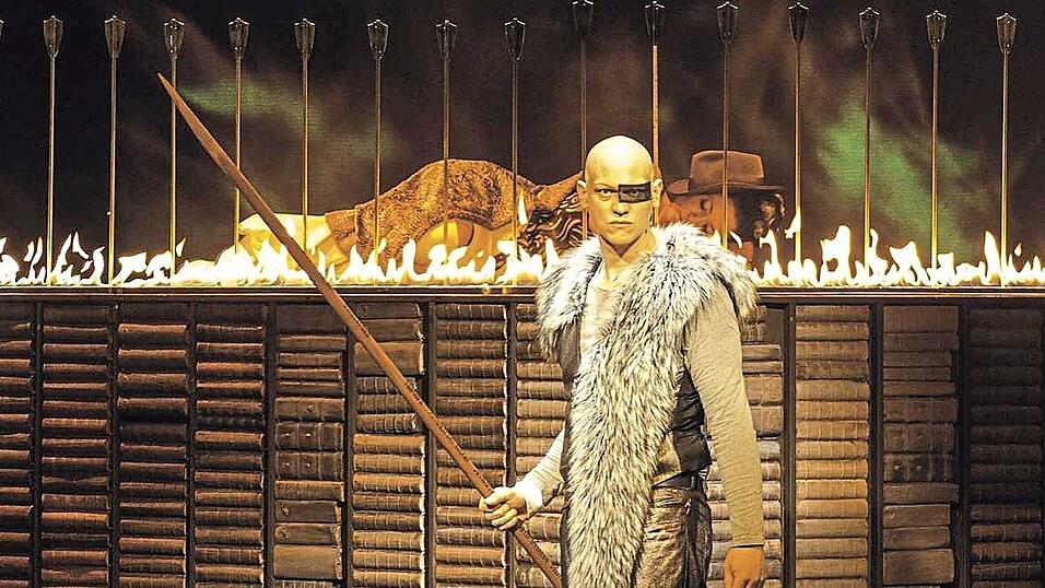 Szene mit Stephan Bootz (Wotan) und Yamina Maamar (Br&uuml;nnhilde).