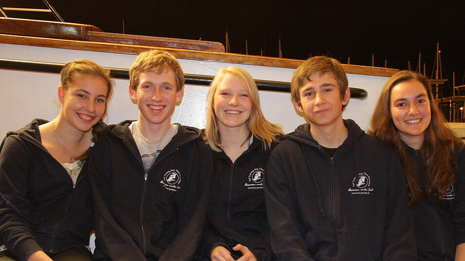 Tesi, Jakob, Kati, Johnny und Anna (von links) sind in der Projektgruppe 'Presse- und Öffentlichkeitsarbeit'. Tesi, Jakob, Kati, Johnny und Anna (von links) sind in der Projektgruppe 'Presse- und Öffentlichkeitsarbeit'.