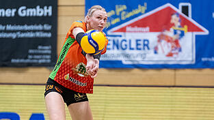 Mit Paula G&uuml;rsching im Au&szlig;enangriff will NawaRo Straubing im Derby beim TV Dingolfing den n&auml;chsten Sieg einfahren.