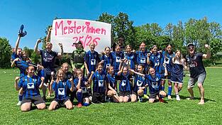 Die D2-Juniorinnen der Hopfam&auml;dels k&ouml;nnen die Meisterschaft feiern.