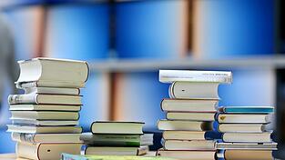 Die Lust auf Tee und Bücher wird größer: Wir haben uns durch die Neuerscheinungen im Herbst gewühlt. Die Lust auf Tee und Bücher wird größer: Wir haben uns durch die Neuerscheinungen im Herbst gewühlt.