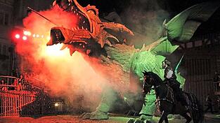 Vom 5. bis zum 21. August soll der Further Drache wieder Feuer speien.
